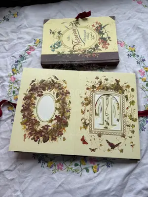 The Victorian Photograph Album (Large)