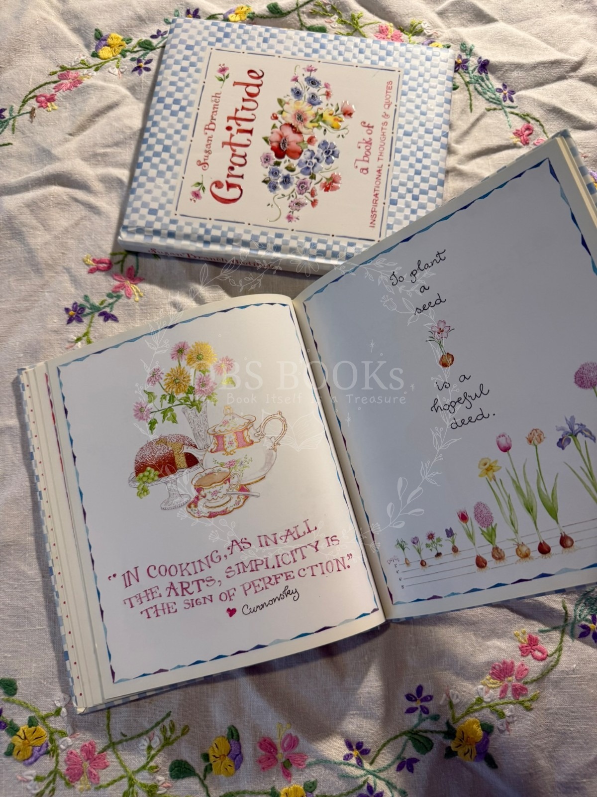 Gratitude: A Book of Inspirational Thoughts & Quotes