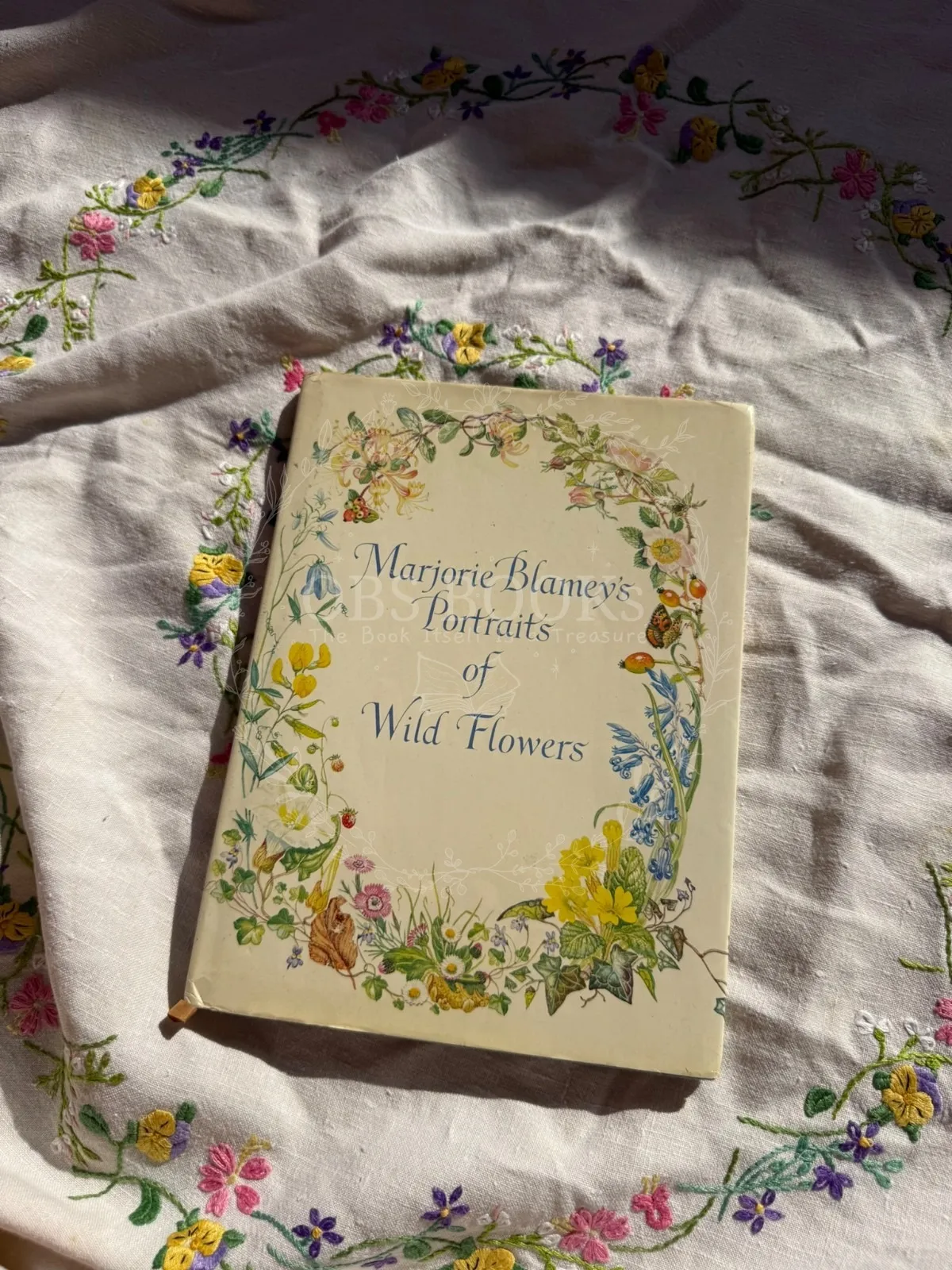 Marjorie Blamey's Portraits of Wild Flowers